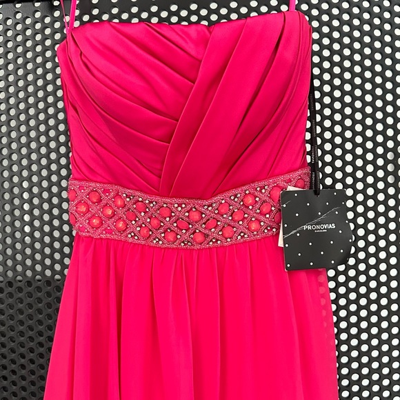 Pronovias Dress - Picture 2 of 5